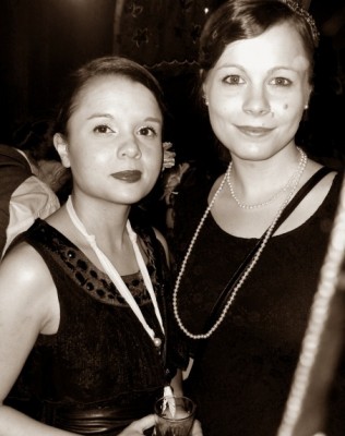 Maddy und Maren Sepia.jpg